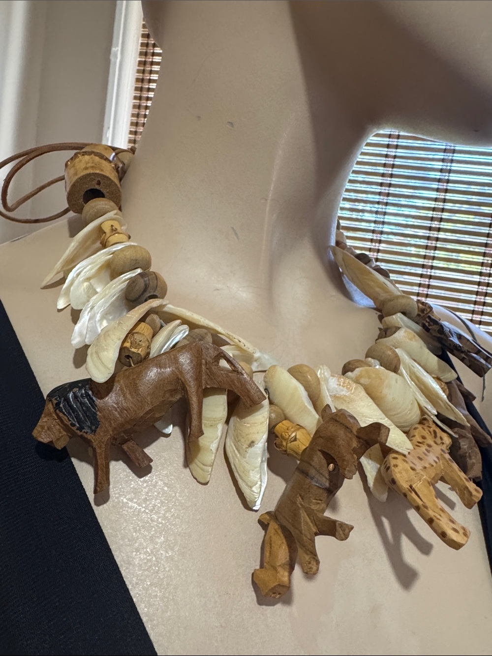 Vintage Wood Safari Animal Necklace - Picture 13 of 16